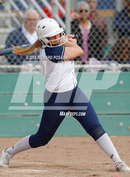 Thumbnail 3 in Clovis East vs. Selma photogallery.