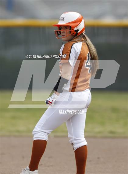 Thumbnail 3 in Clovis East vs. Selma photogallery.