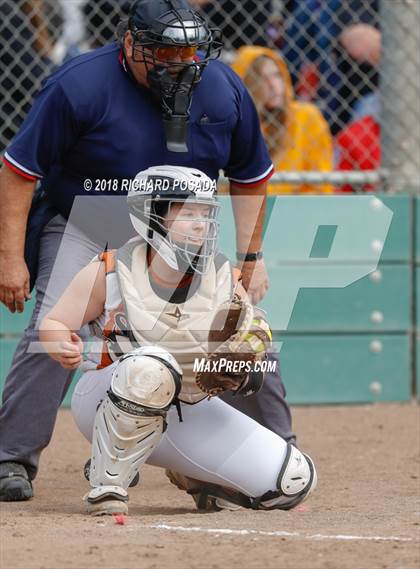 Thumbnail 3 in Clovis East vs. Selma photogallery.