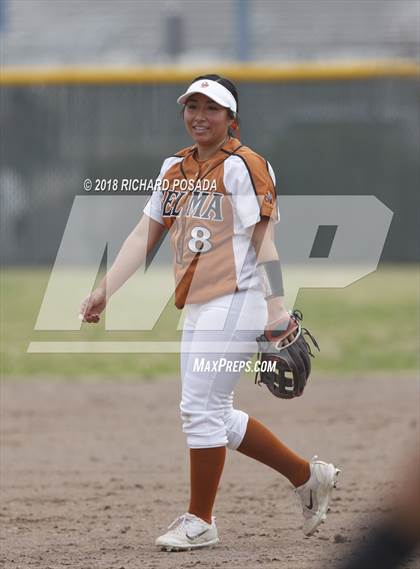 Thumbnail 3 in Clovis East vs. Selma photogallery.
