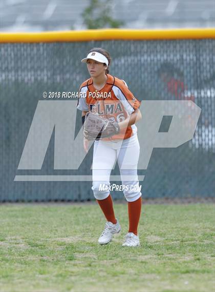 Thumbnail 2 in Clovis East vs. Selma photogallery.