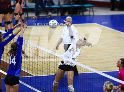 Thumbnail 1 in Fossil Ridge vs Highlands Ranch (CHSAA 5A Playoff) photogallery.