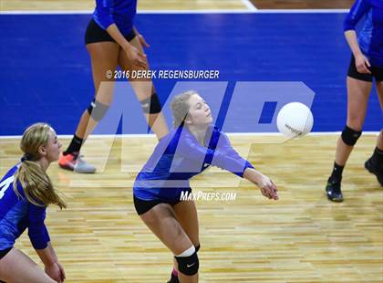 Thumbnail 2 in Fossil Ridge vs Highlands Ranch (CHSAA 5A Playoff) photogallery.