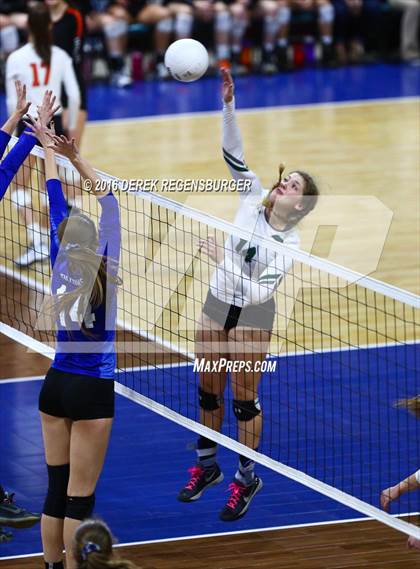 Thumbnail 3 in Fossil Ridge vs Highlands Ranch (CHSAA 5A Playoff) photogallery.