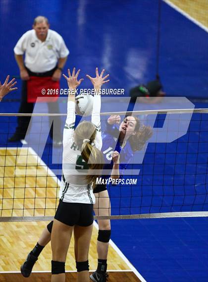 Thumbnail 1 in Fossil Ridge vs Highlands Ranch (CHSAA 5A Playoff) photogallery.
