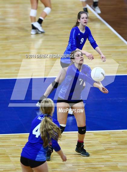 Thumbnail 3 in Fossil Ridge vs Highlands Ranch (CHSAA 5A Playoff) photogallery.
