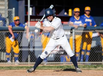 Thumbnail 2 in Bishop Amat vs La Salle photogallery.