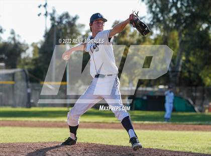 Thumbnail 2 in Bishop Amat vs La Salle photogallery.