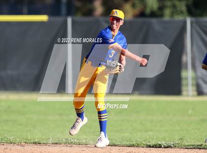 Thumbnail 1 in Bishop Amat vs La Salle photogallery.