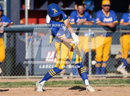 Thumbnail 3 in Bishop Amat vs La Salle photogallery.