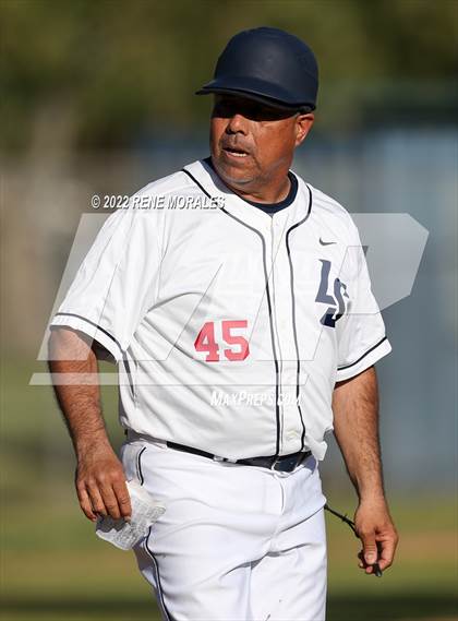 Thumbnail 1 in Bishop Amat vs La Salle photogallery.