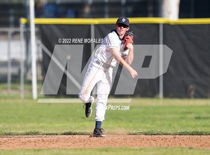 Thumbnail 1 in Bishop Amat vs La Salle photogallery.