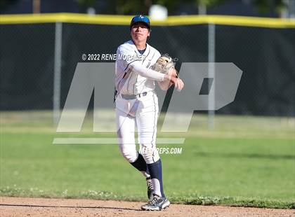 Thumbnail 1 in Bishop Amat vs La Salle photogallery.
