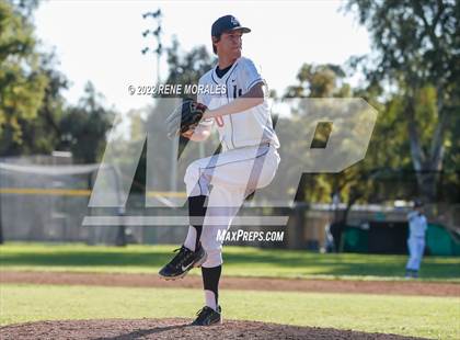 Thumbnail 3 in Bishop Amat vs La Salle photogallery.