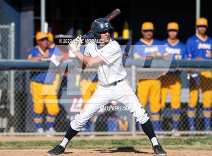 Thumbnail 3 in Bishop Amat vs La Salle photogallery.