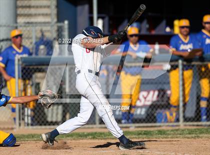 Thumbnail 1 in Bishop Amat vs La Salle photogallery.