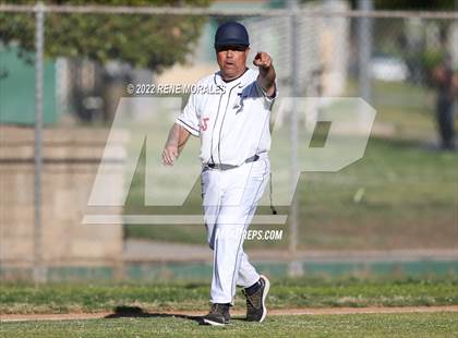 Thumbnail 3 in Bishop Amat vs La Salle photogallery.