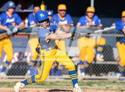 Thumbnail 2 in Bishop Amat vs La Salle photogallery.