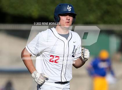 Thumbnail 1 in Bishop Amat vs La Salle photogallery.
