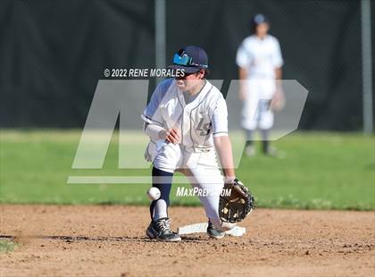 Thumbnail 1 in Bishop Amat vs La Salle photogallery.