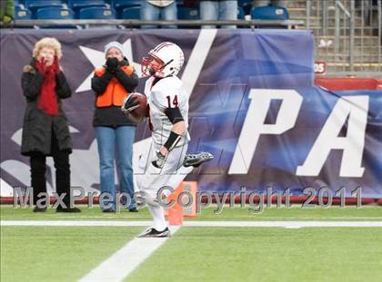Thumbnail 3 in Mansfield vs. Reading Memorial (MIAA Division II East Final) photogallery.