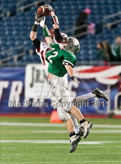Thumbnail 3 in Mansfield vs. Reading Memorial (MIAA Division II East Final) photogallery.