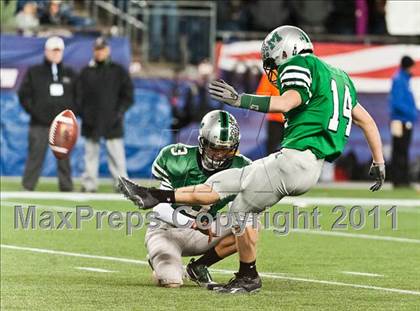 Thumbnail 2 in Mansfield vs. Reading Memorial (MIAA Division II East Final) photogallery.