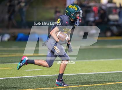 Thumbnail 1 in 'Iolani @ Leilehua photogallery.
