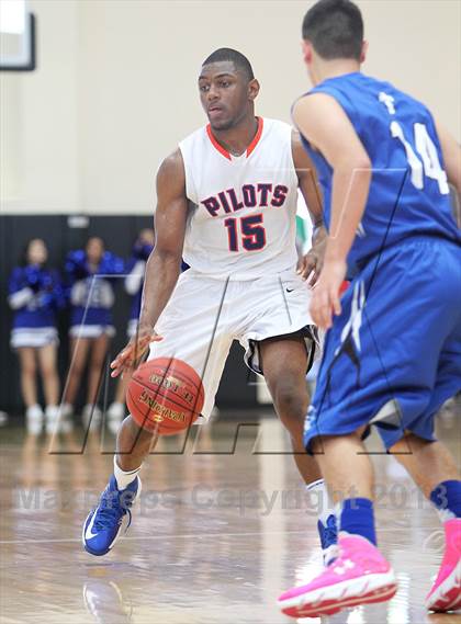 Thumbnail 3 in St. Joseph Notre Dame vs. Capital Christian (CIF NorCal Regional D5 Final) photogallery.