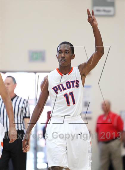 Thumbnail 2 in St. Joseph Notre Dame vs. Capital Christian (CIF NorCal Regional D5 Final) photogallery.