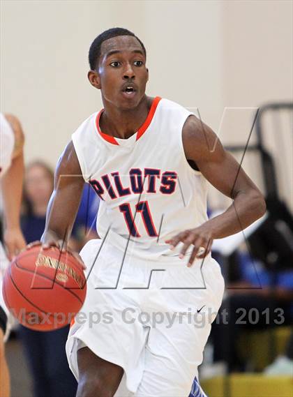 Thumbnail 3 in St. Joseph Notre Dame vs. Capital Christian (CIF NorCal Regional D5 Final) photogallery.