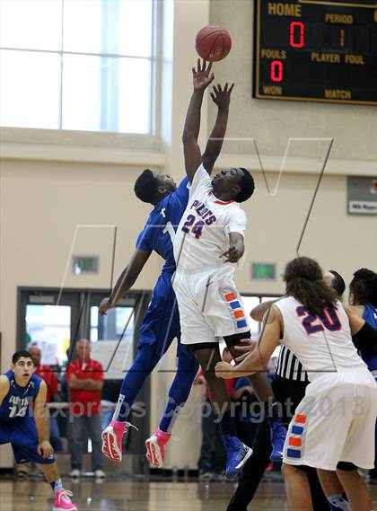 Thumbnail 2 in St. Joseph Notre Dame vs. Capital Christian (CIF NorCal Regional D5 Final) photogallery.
