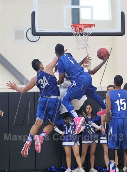 Thumbnail 2 in St. Joseph Notre Dame vs. Capital Christian (CIF NorCal Regional D5 Final) photogallery.