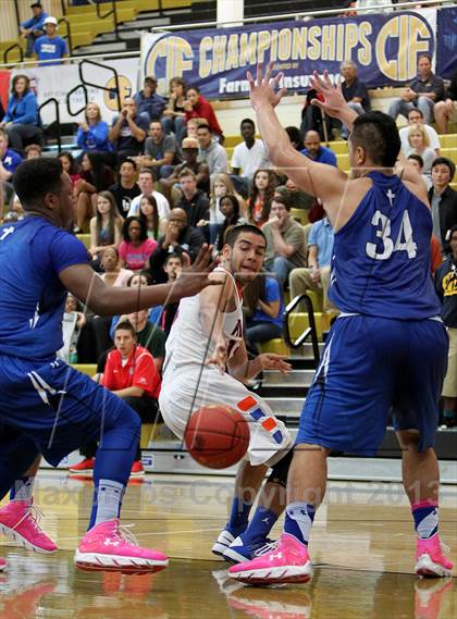 Thumbnail 1 in St. Joseph Notre Dame vs. Capital Christian (CIF NorCal Regional D5 Final) photogallery.