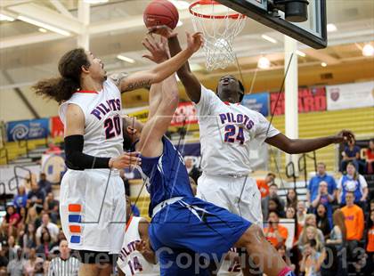 Thumbnail 2 in St. Joseph Notre Dame vs. Capital Christian (CIF NorCal Regional D5 Final) photogallery.