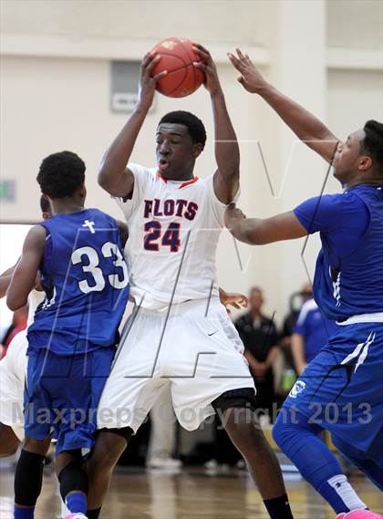 Thumbnail 1 in St. Joseph Notre Dame vs. Capital Christian (CIF NorCal Regional D5 Final) photogallery.