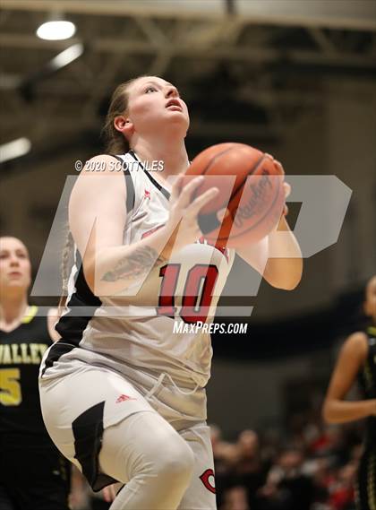 Thumbnail 3 in Tri-Valley vs Circleville (OHSAA D2 Regional Final) photogallery.