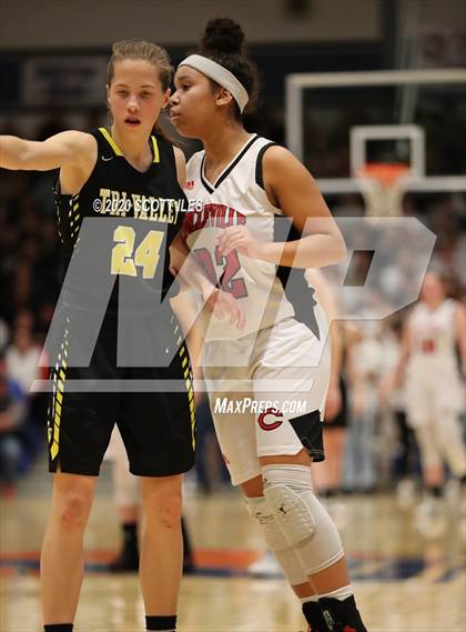 Thumbnail 2 in Tri-Valley vs Circleville (OHSAA D2 Regional Final) photogallery.