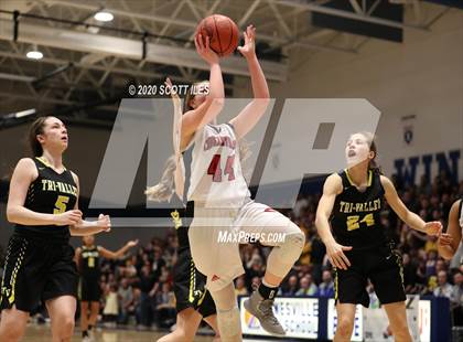 Thumbnail 1 in Tri-Valley vs Circleville (OHSAA D2 Regional Final) photogallery.