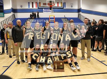 Thumbnail 2 in Tri-Valley vs Circleville (OHSAA D2 Regional Final) photogallery.