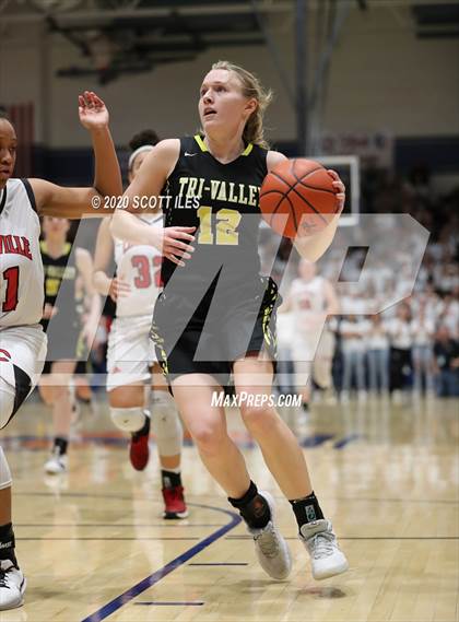 Thumbnail 1 in Tri-Valley vs Circleville (OHSAA D2 Regional Final) photogallery.
