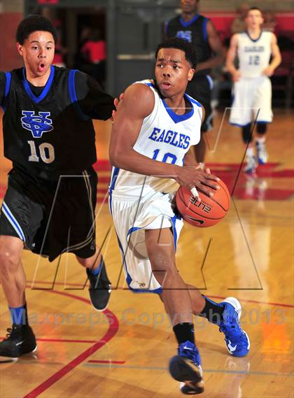 Thumbnail 2 in Saddleback Valley Christian vs. Santa Margarita (Nike Extravaganza) photogallery.