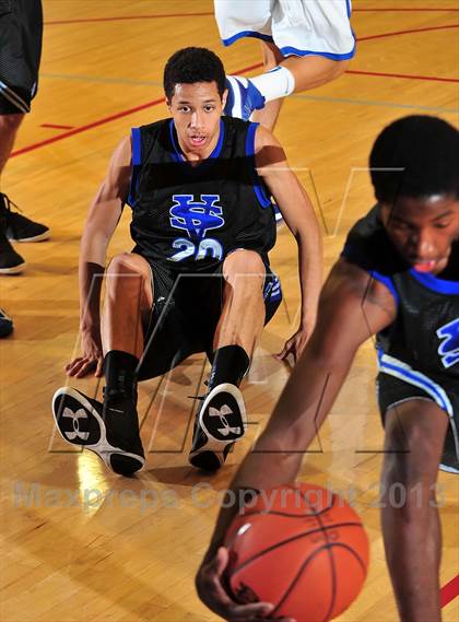 Thumbnail 1 in Saddleback Valley Christian vs. Santa Margarita (Nike Extravaganza) photogallery.