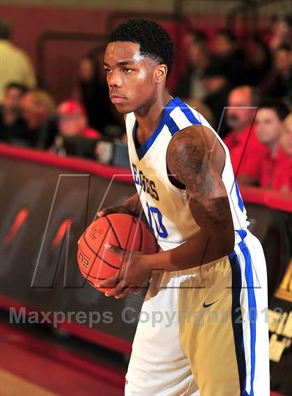 Thumbnail 2 in Saddleback Valley Christian vs. Santa Margarita (Nike Extravaganza) photogallery.