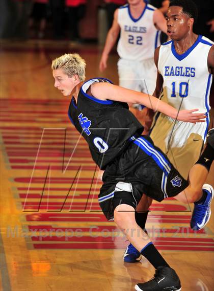 Thumbnail 2 in Saddleback Valley Christian vs. Santa Margarita (Nike Extravaganza) photogallery.