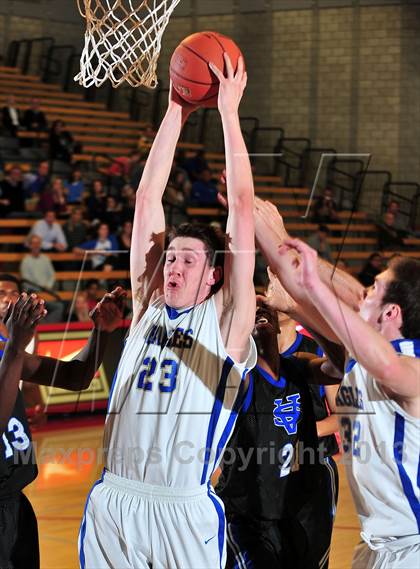 Thumbnail 3 in Saddleback Valley Christian vs. Santa Margarita (Nike Extravaganza) photogallery.