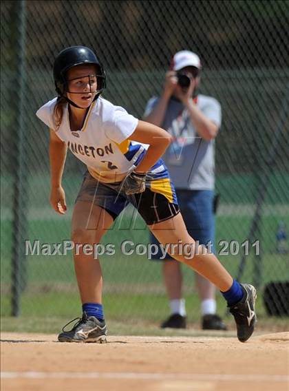 Thumbnail 2 in East Surry vs Princeton (NCHSAA 1A Semifinal) photogallery.