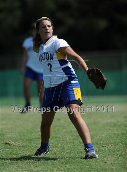 Thumbnail 3 in East Surry vs Princeton (NCHSAA 1A Semifinal) photogallery.