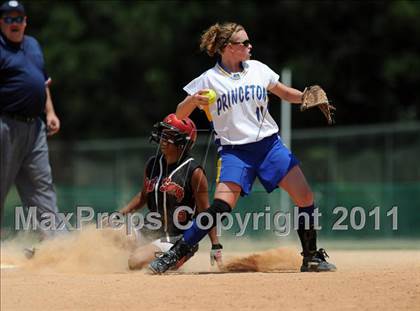 Thumbnail 2 in East Surry vs Princeton (NCHSAA 1A Semifinal) photogallery.