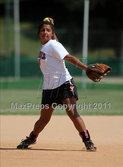 Thumbnail 3 in East Surry vs Princeton (NCHSAA 1A Semifinal) photogallery.